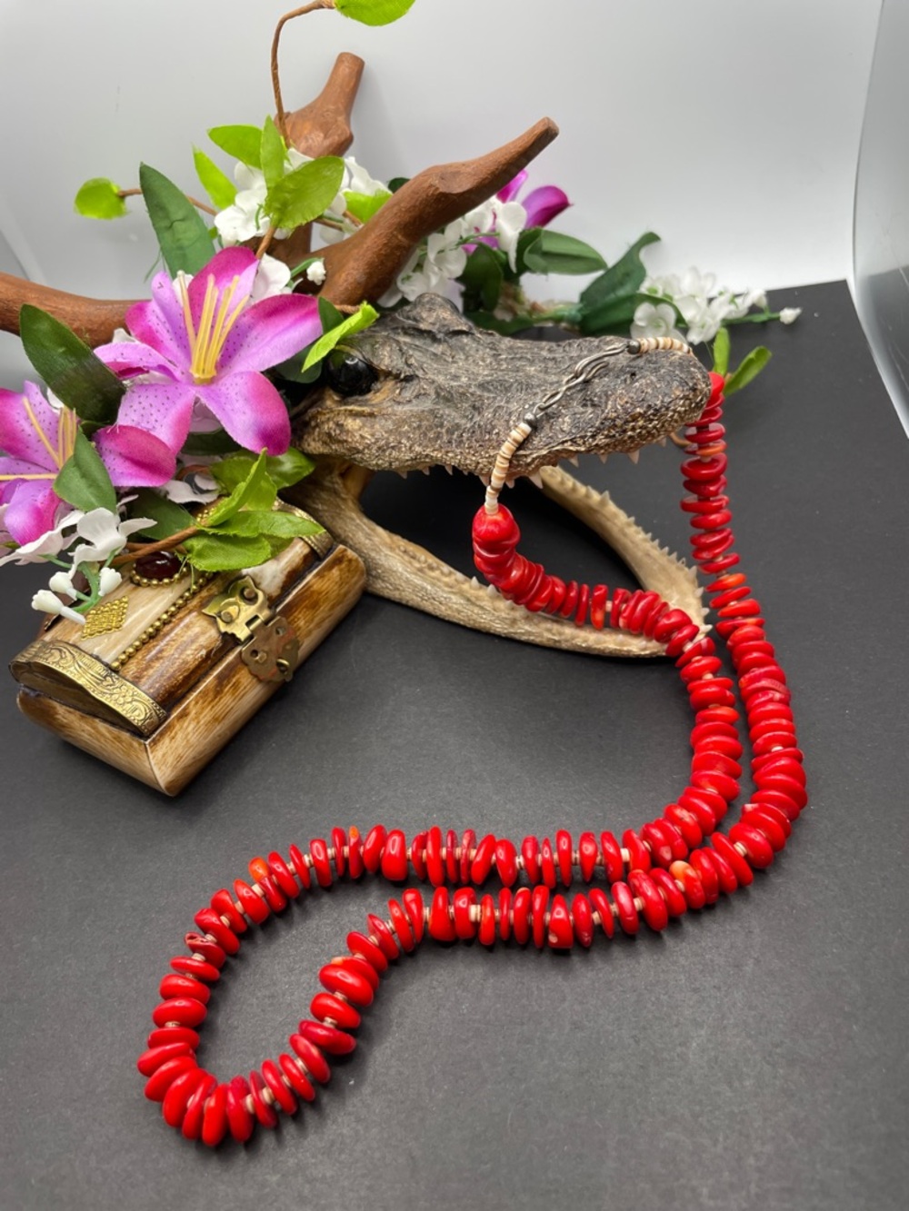 Red branch coral and heshe shell beaded necklace vintage A48